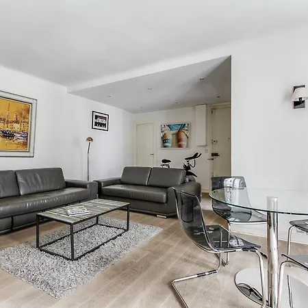 Spacious Flat Near Arc De Triomphe パリ